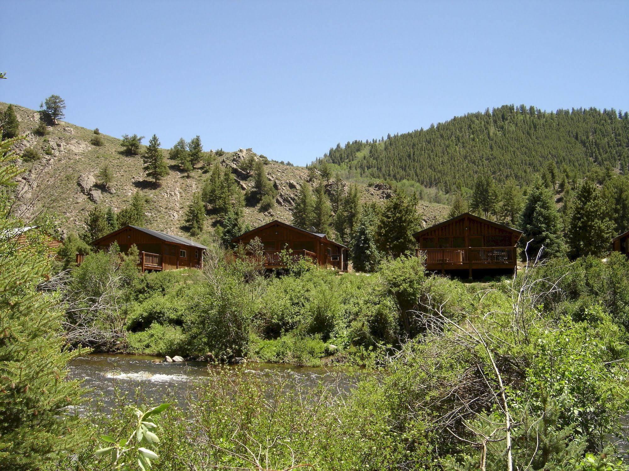 Three Rivers Resort Almont Esterno foto